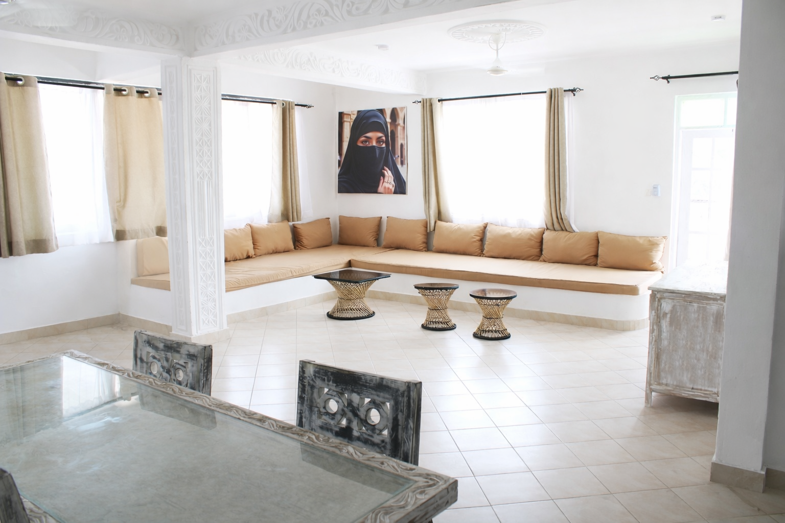 Open-plan living and dining area at Lilies Apartment