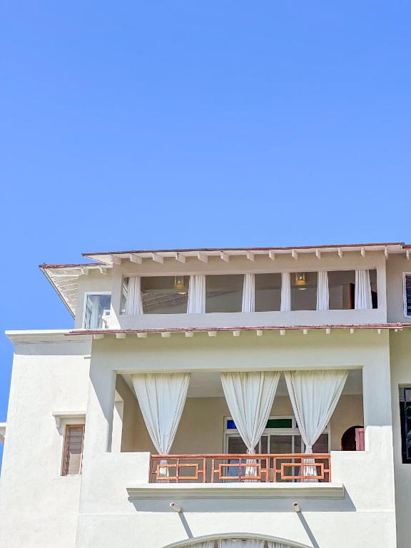 Exterior of Penthouse Alinas near Watamu Beach