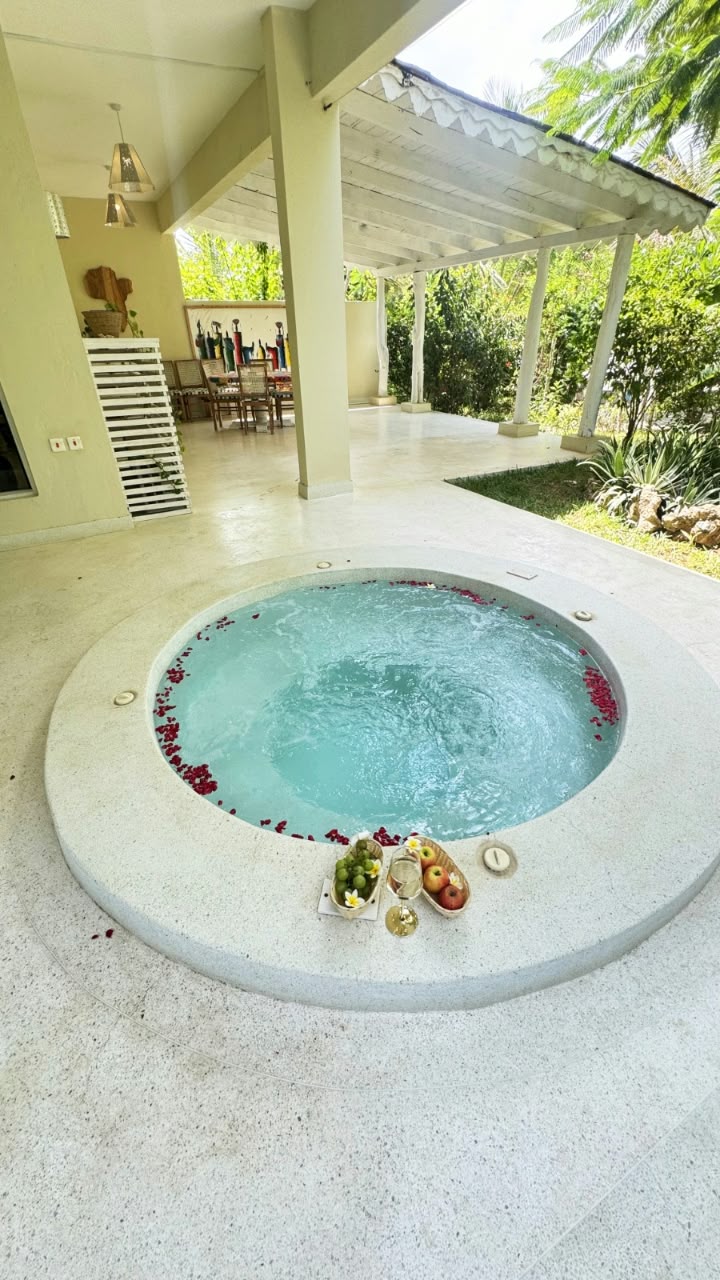 Private jacuzzi at Villa Rebecca in Watamu